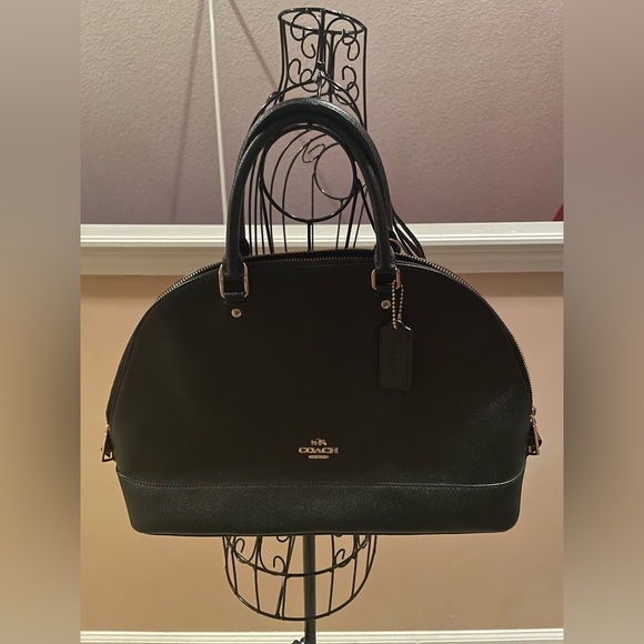 Coach Handbags - Black Leather Vintage Coach Bag